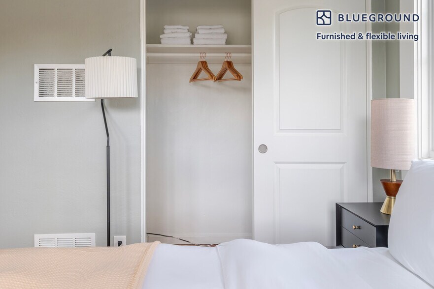 Building Photo - 329 Hawthorne Ave