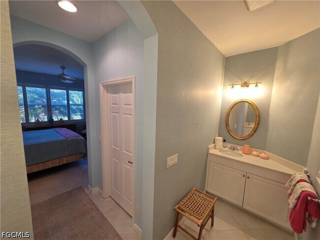 Building Photo - 10640 Camarelle Cir