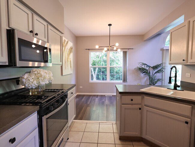 Building Photo - 2607 Oak Tree Ln