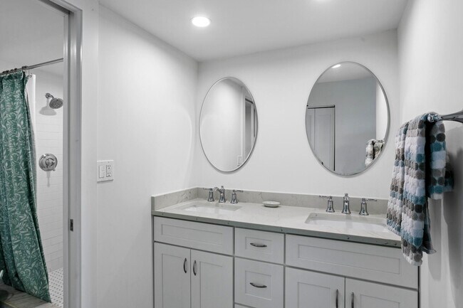 Building Photo - 300 Ocean Trail Way