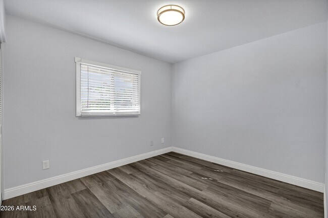 Building Photo - 14 E Hermosa Dr