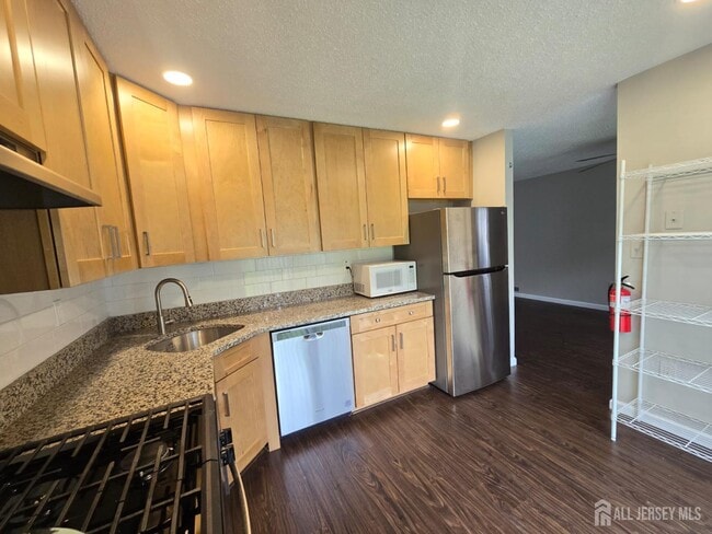Building Photo - 452 Harwick Ct