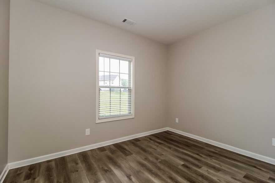 Building Photo - 207 Depot Ln
