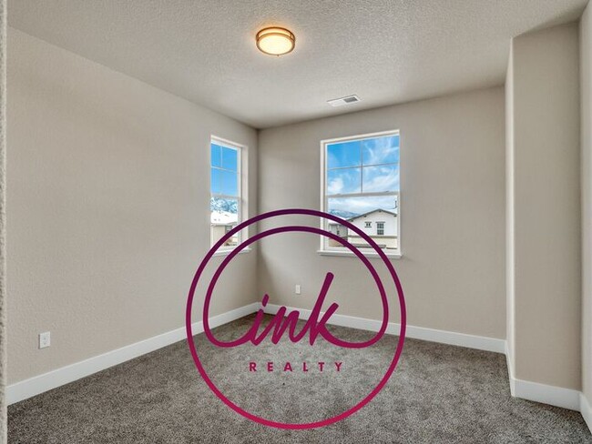 Building Photo - New Townhouses in Gardnerville For Rent