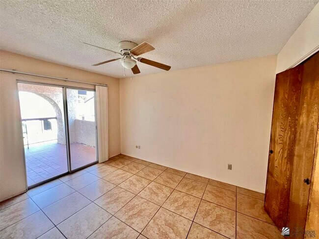 Building Photo - 2045 S 14th Ave