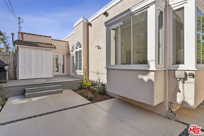 Building Photo - 2128 Camden Ave