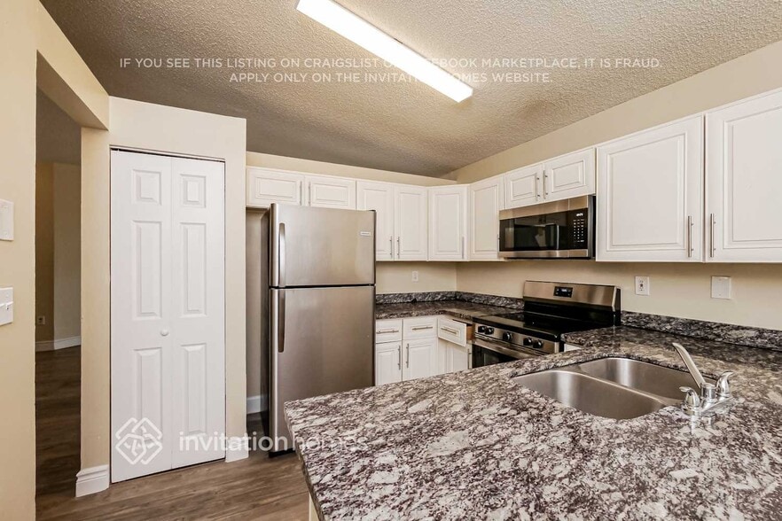 Building Photo - 6572 NW 197th Ln