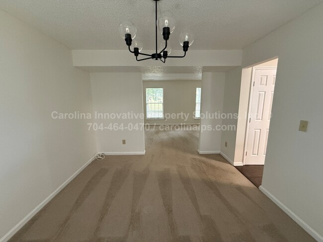 Building Photo - 10722 Roxbury Ct