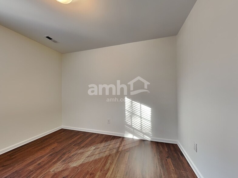 Building Photo - 13724 Bluffton Ct