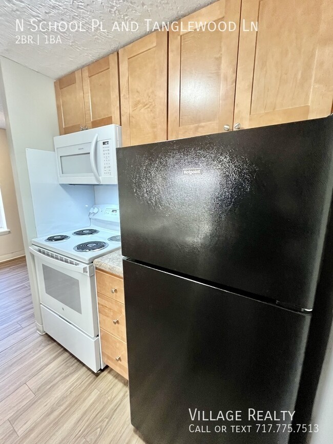 Building Photo - Newly-remodeled 2-bed! Ground Floor - No S...