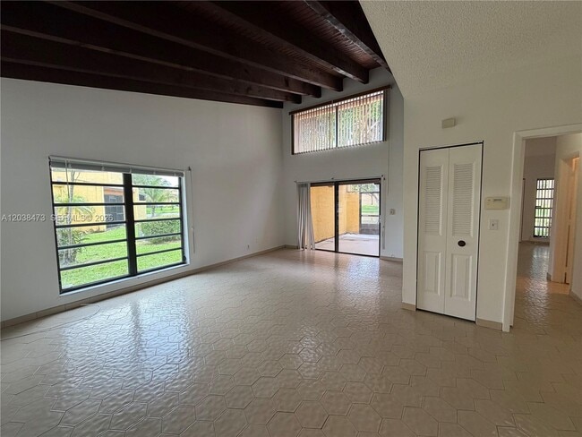 Building Photo - 1540 NW 93rd Ave