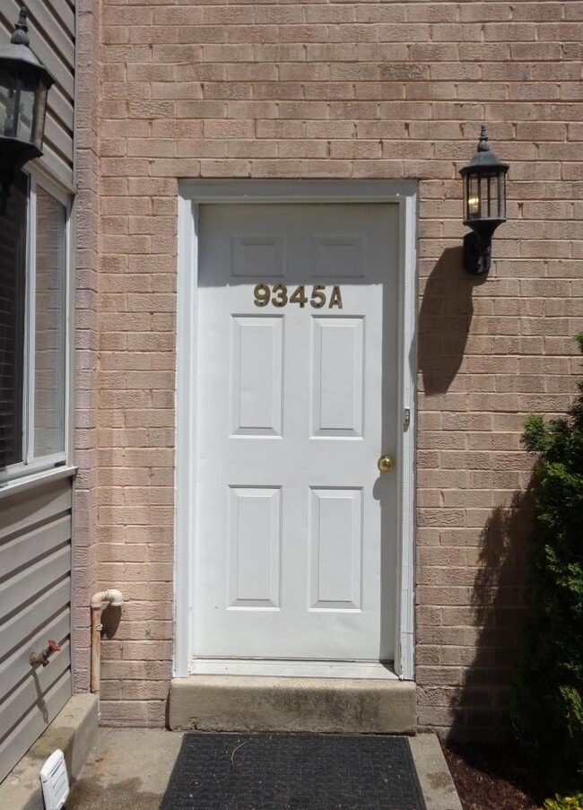 Building Photo - 9345 Reader Ln