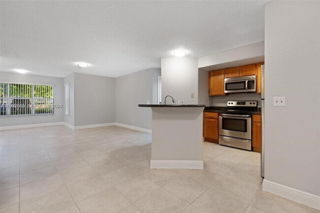 Building Photo - 12400 Vista Isles Dr