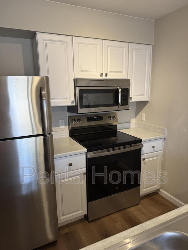Building Photo - 512 E Monroe Dr