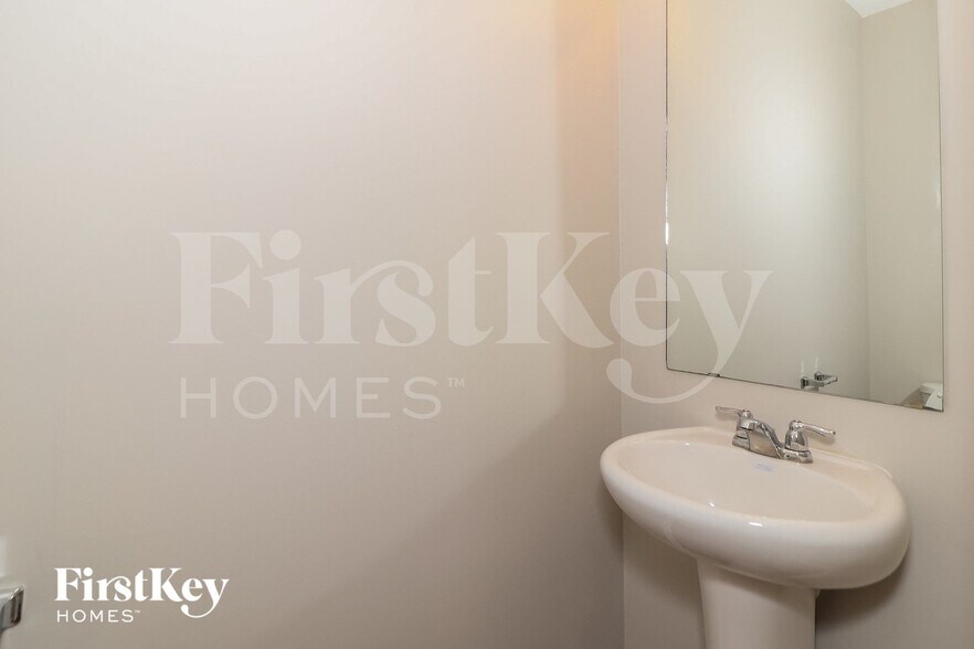 Building Photo - 1218 Dianne Dr