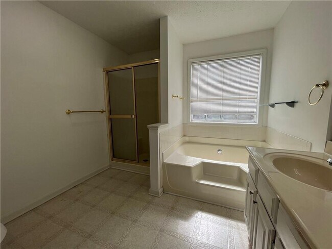 Building Photo - 54 Oxford Brook Way