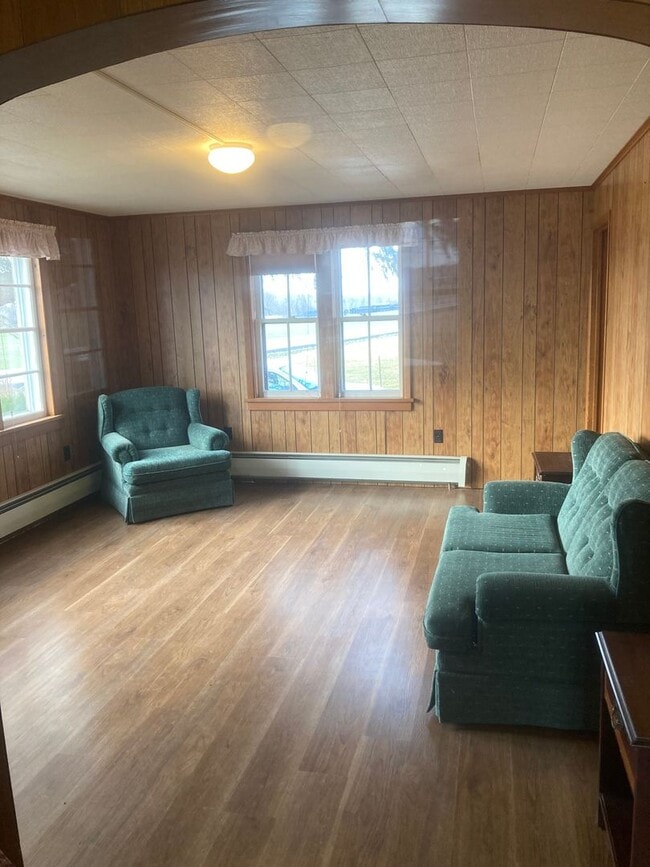Building Photo - Country 2 bedroom house for rent in Penn Yan.