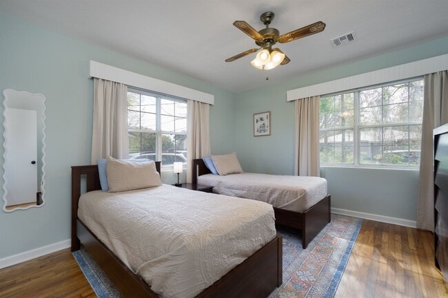 Building Photo - Furnished 3 Bed 2 Bath Home Near NAS Pensacola