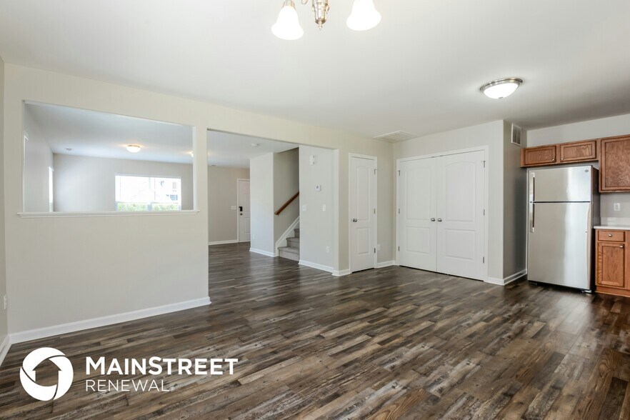 Building Photo - 3377 Tinley Park Dr