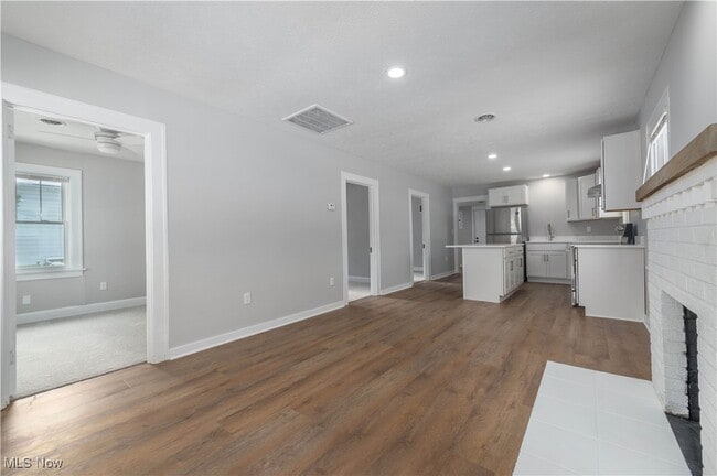 Building Photo - 218 Roxboro Rd