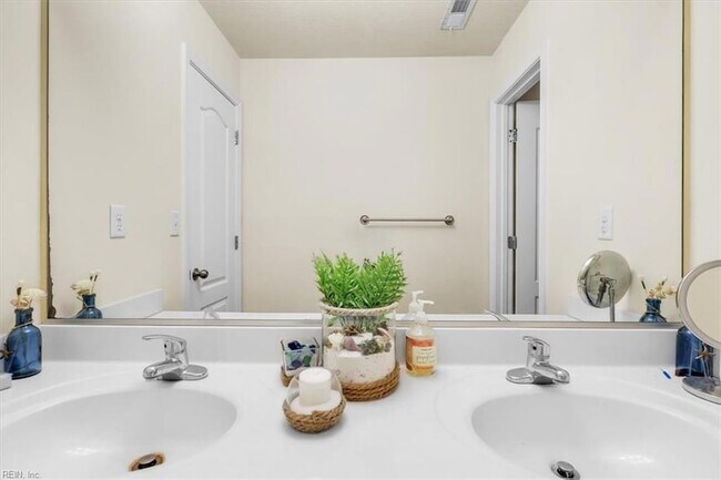 Building Photo - 9449 Garrett Ave