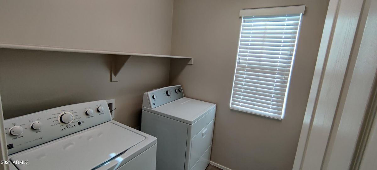 Building Photo - 2857 E Detroit St