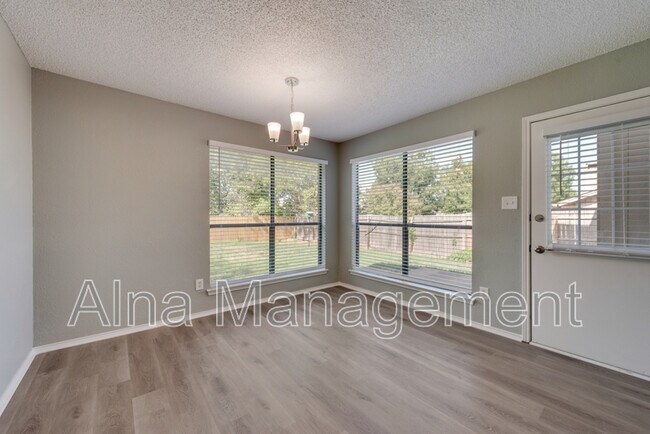 Building Photo - 6541 Ridglea Dr