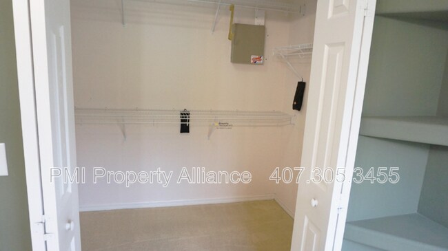 Building Photo - 1521 Parkglen Cir