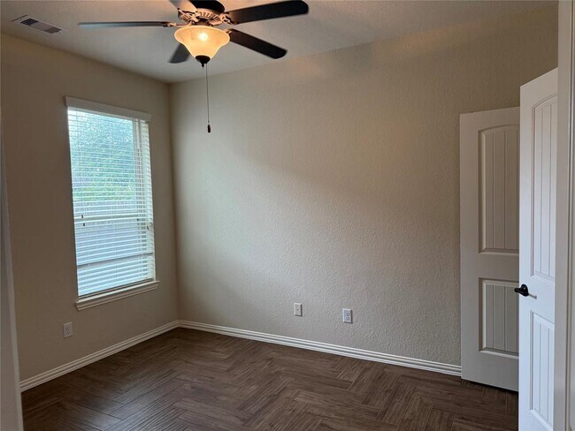 Building Photo - 9419 Hawks Harbor Ct