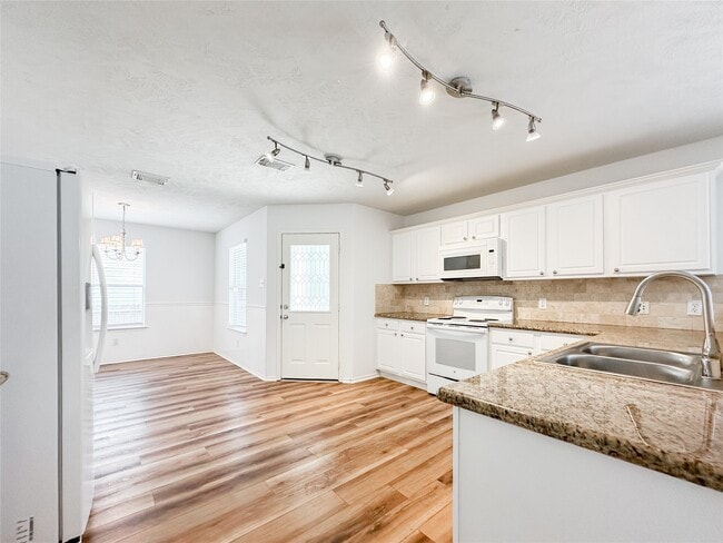 Building Photo - 11 Orion Star Ct