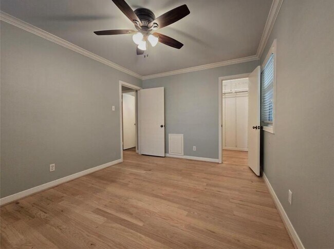 Building Photo - 2527 Willowby Dr