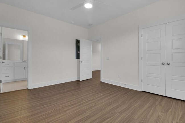 Building Photo - Stunning 3 Bed, 3.5 Bath End-Unit Townhome for Rent in Midtown Nexton —