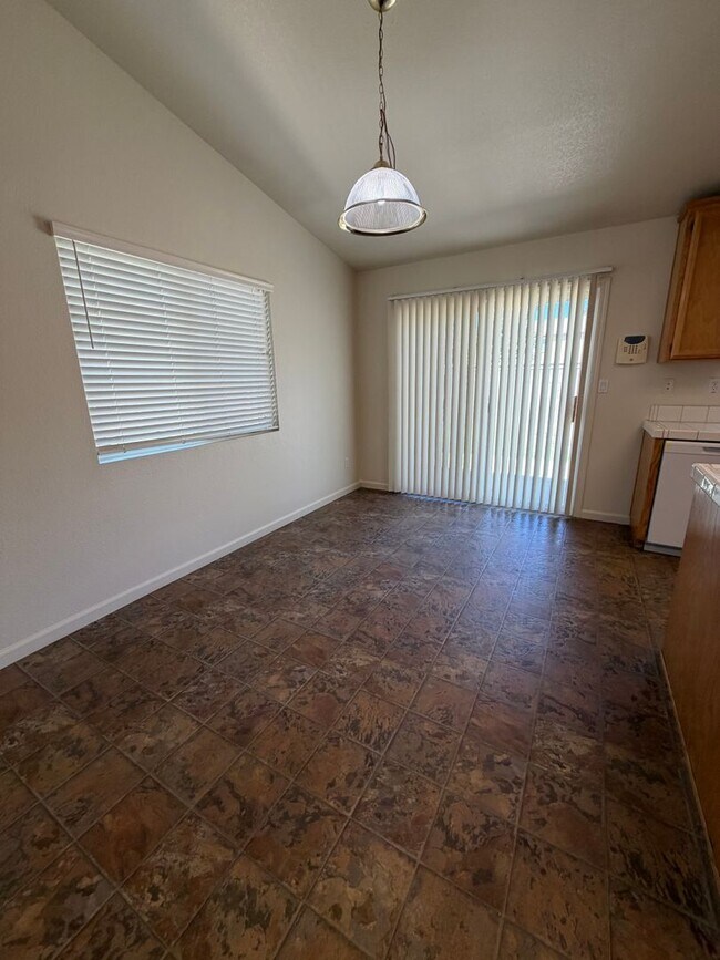Building Photo - 9839 Tarzo Way