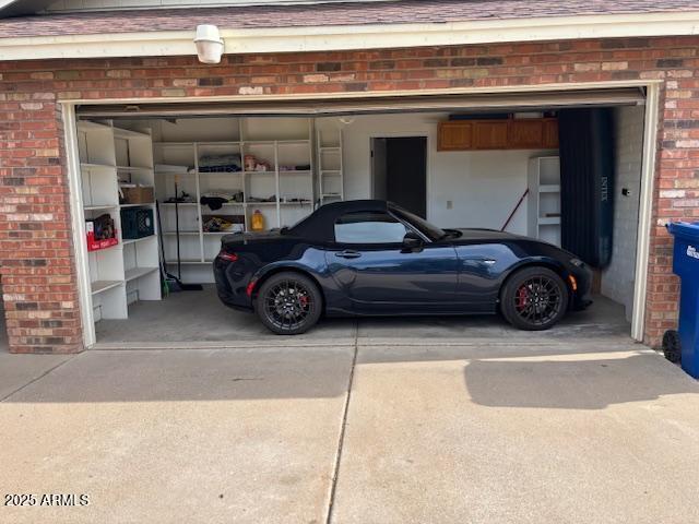 Building Photo - 2361 E Capri Ave