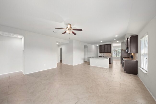 Building Photo - 23703 Giardini Dr