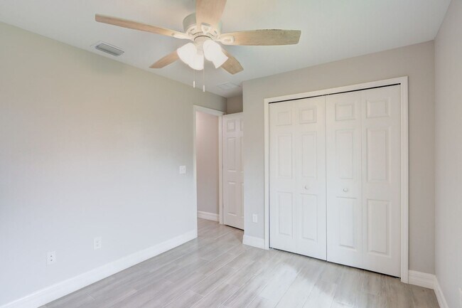 Building Photo - MUST SEE-CUSTOM BUILT-LARGE NEWER CONSTRUT...