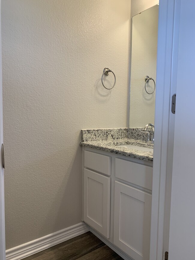 Building Photo - 7607 Stonehollow