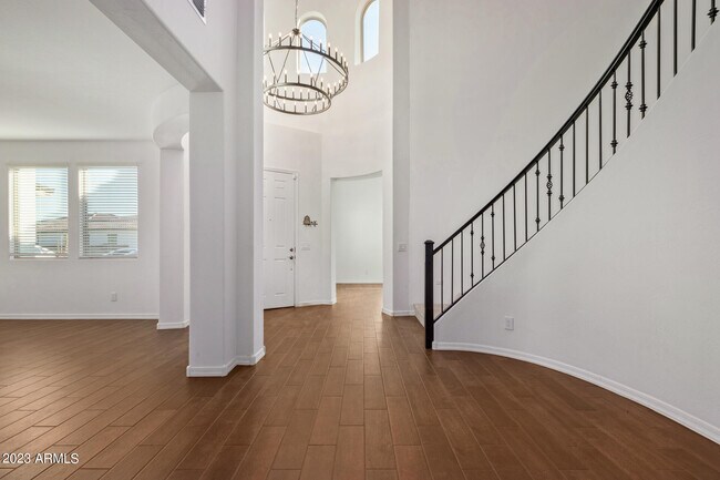 Building Photo - 14038 W Desert Hollow Dr