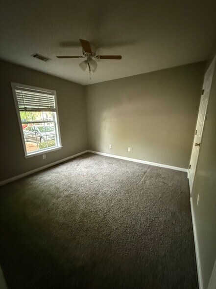 Building Photo - 1021 Old Marks Dr