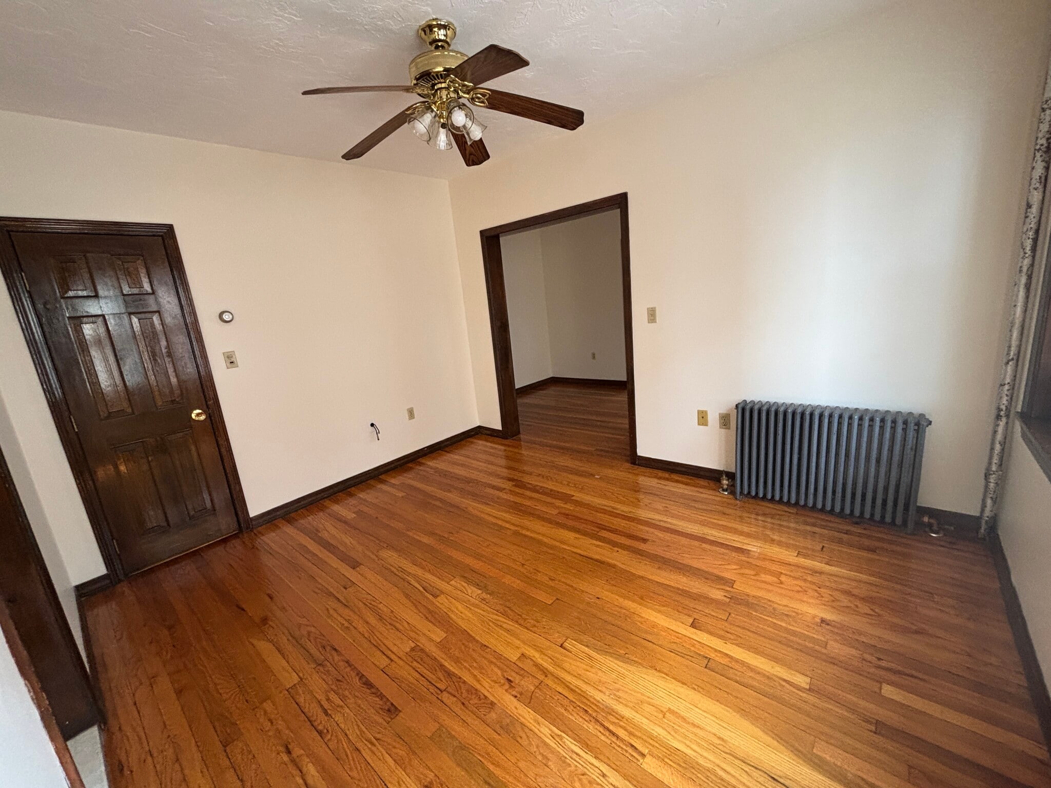 Building Photo - 240 Kelton St