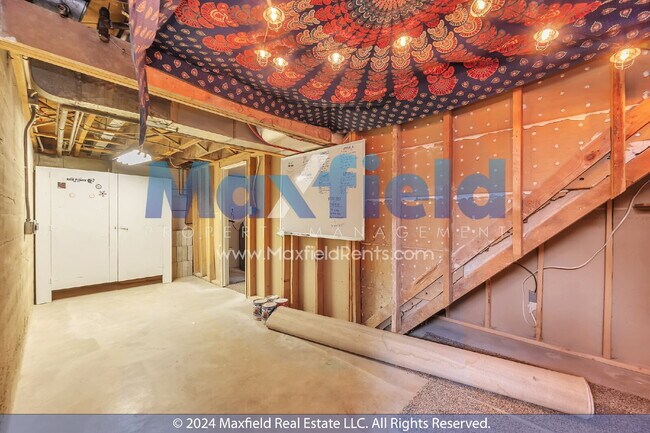 Building Photo - SUGAR HOUSE - 3 BD 1 BA Pet Friendly