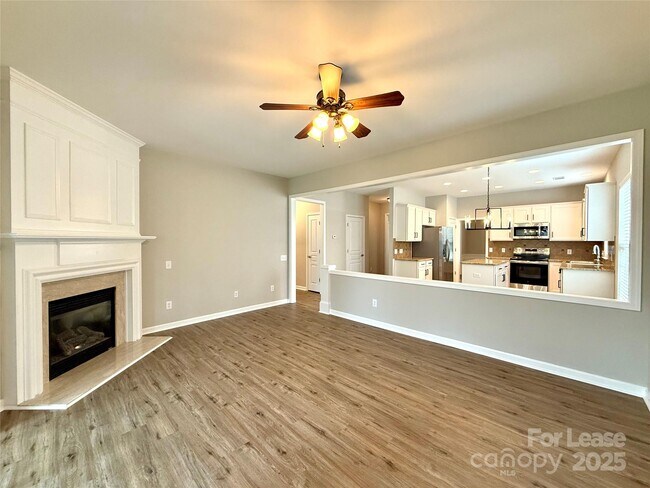 Building Photo - 2135 Ashley River Rd