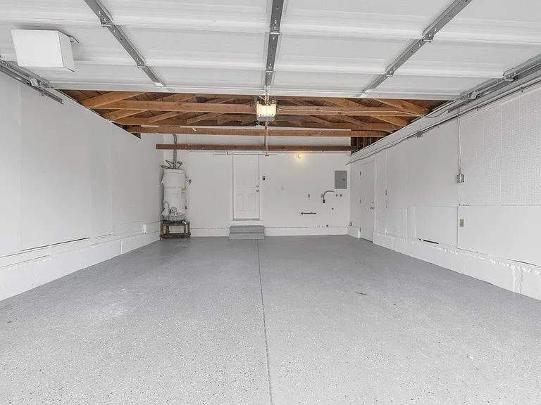 Building Photo - 2448 Mahan Way