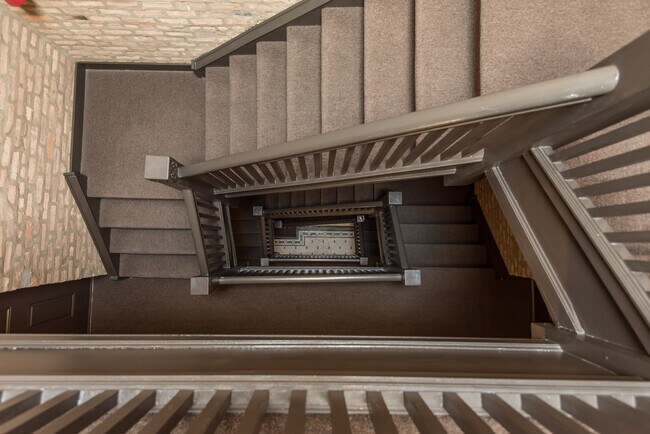 Building Photo - 4354 S Prairie Ave