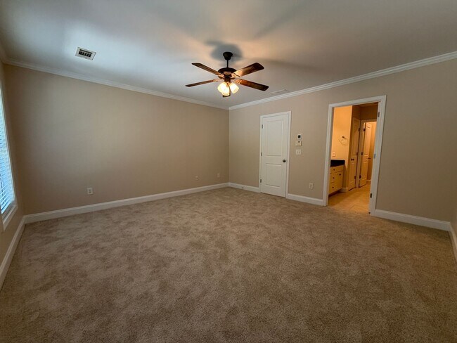 Building Photo - Lovely 3 Bedroom 3 Bath Townhouse on the east side of Athens, GA