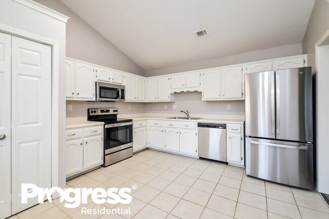 Building Photo - 10712 Oak Cir N