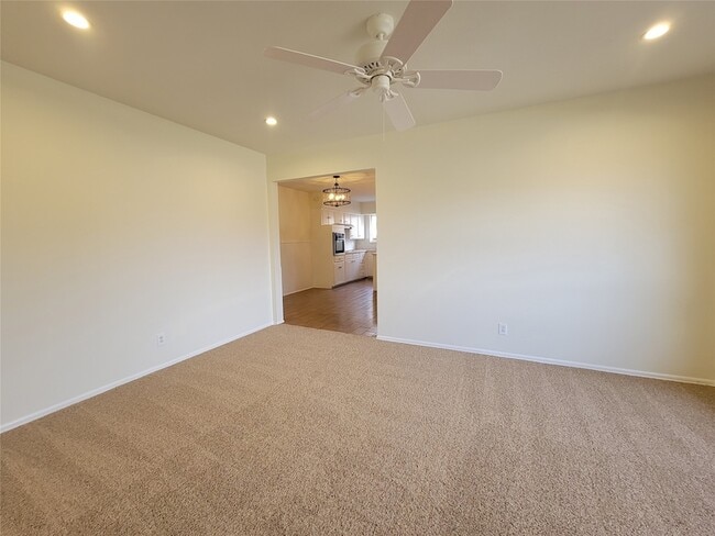 Building Photo - 1518 Carroll Dr