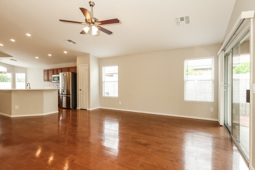 Building Photo - 8459 W Ross Ave