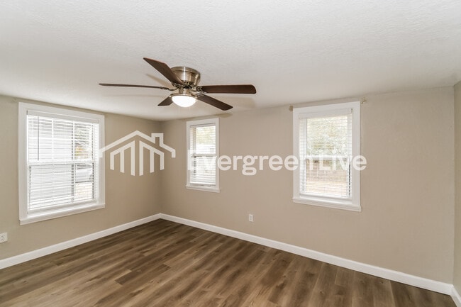 Building Photo - 3510 Gladys St