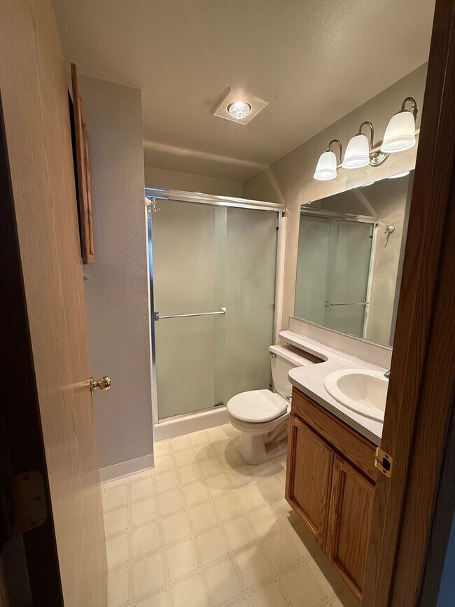 Building Photo - Woodland Ranch 3Bd/2Ba Home with Large Fully Fenced Yard - Easy Access to I-5